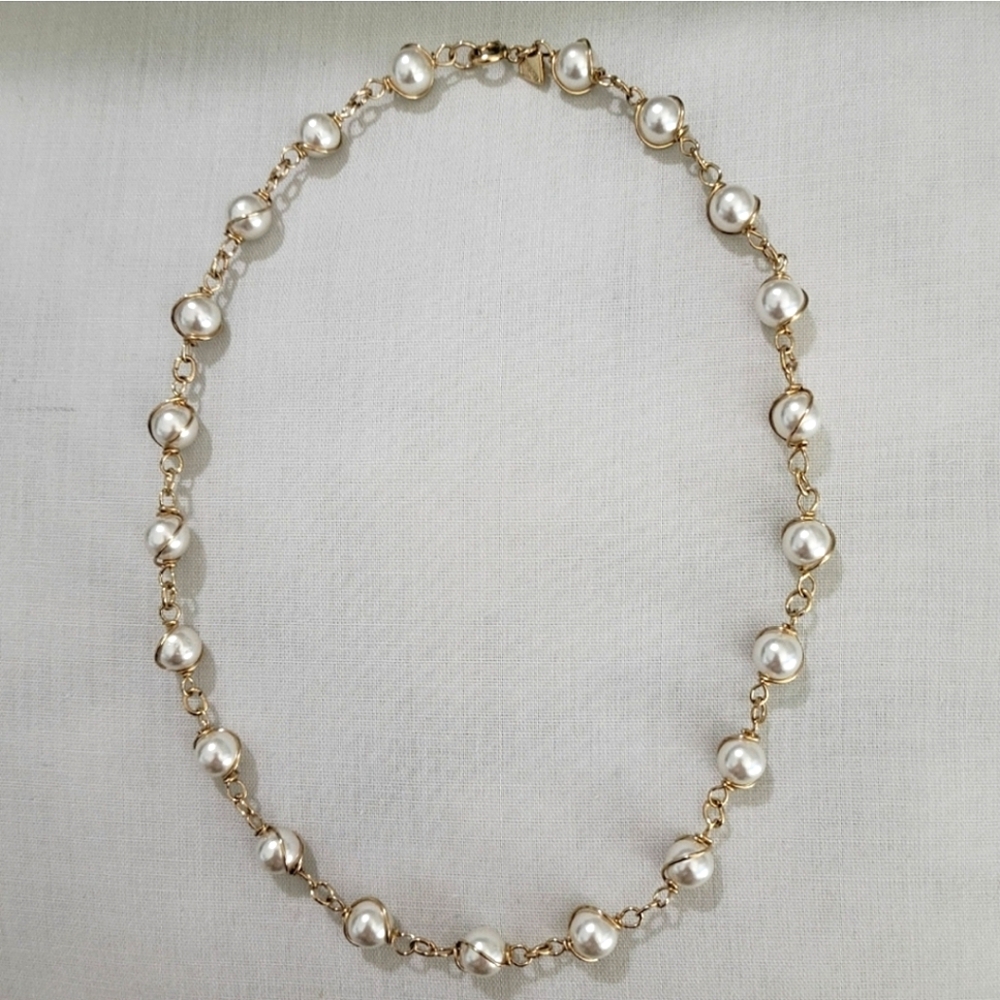 Vintage Sarah Coventry "Pearl Swirl" Choker Necklace c1968. 16" long
